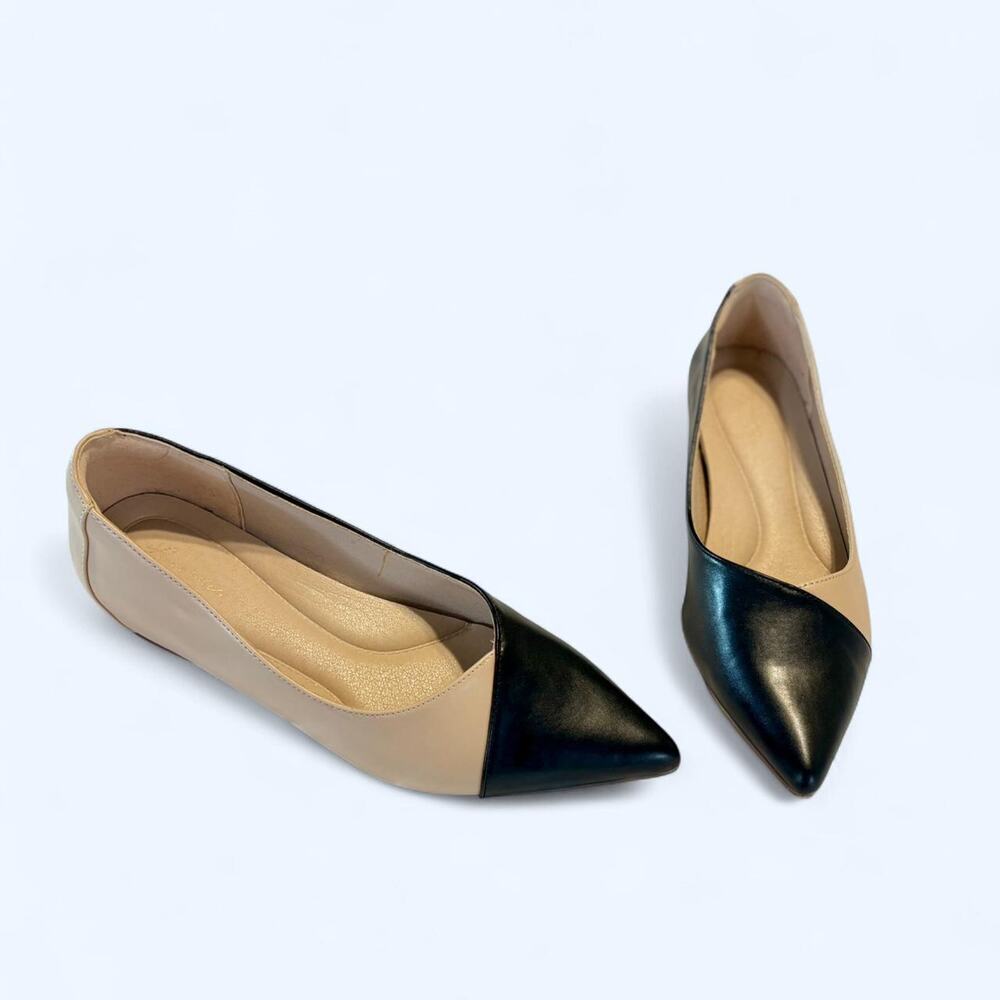 Black and tan two tone pointed flats